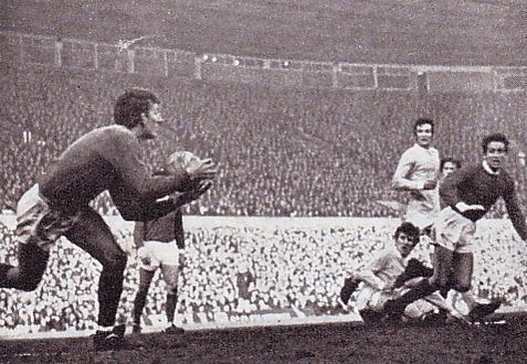 manchester united away 1968 to69 action3